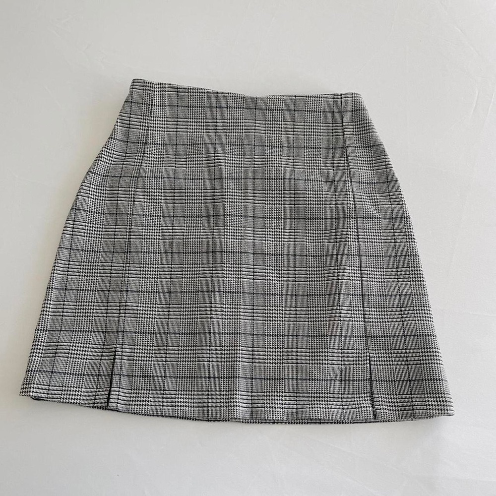 Brandy Melville John Galt Gray Plaid Skirt